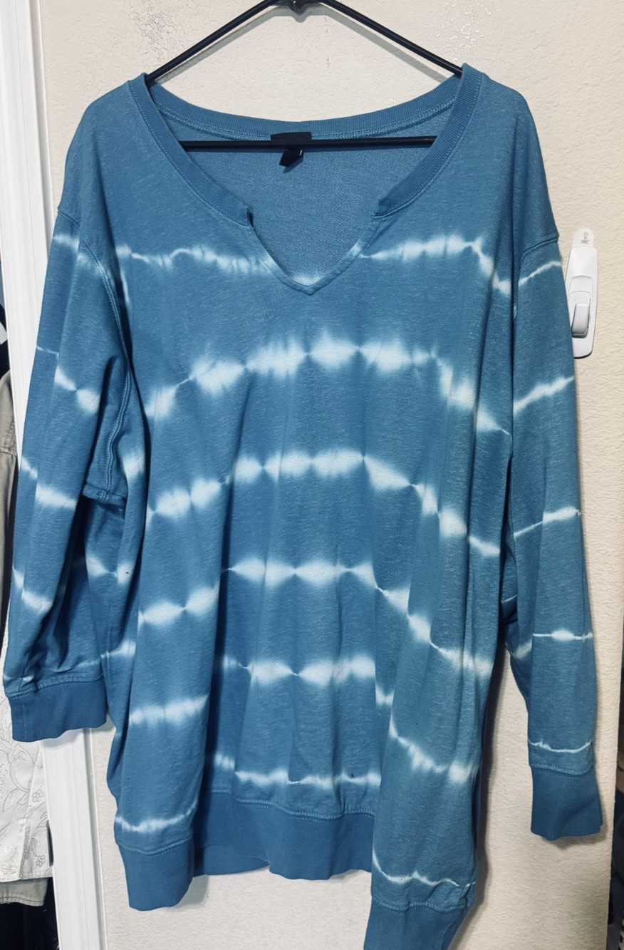 Torrid Tie Dye sweatshirt 4X turquoise drop shoulder slouchy french terry soft